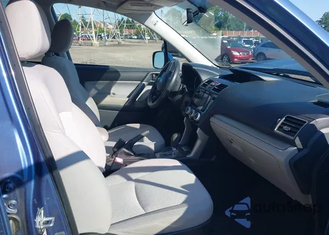 2017 Subaru Forester 2.5I Premium z USA, uszkodzony, nr VIN JF2SJAEC8HH453120